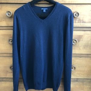 GAP Men’s V-Neck Sweater